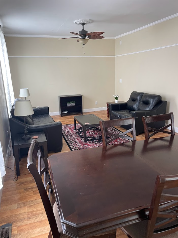 406 E Unaka Ave - Photo 2 of 18