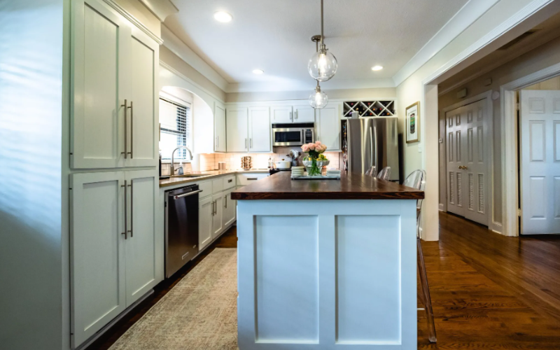 1625 Norwich Ave - Photo 2 of 7