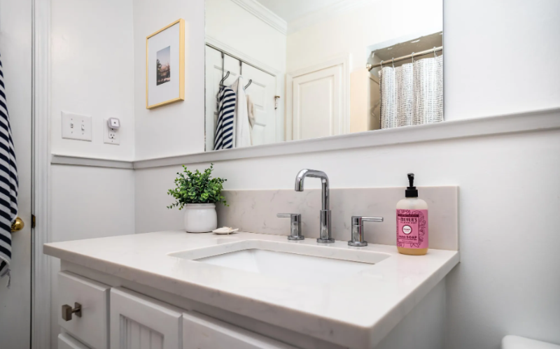 1625 Norwich Ave - Photo 5 of 7