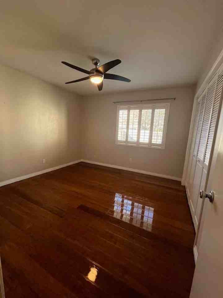 2095 Golden Circle Dr - Photo 2 of 18