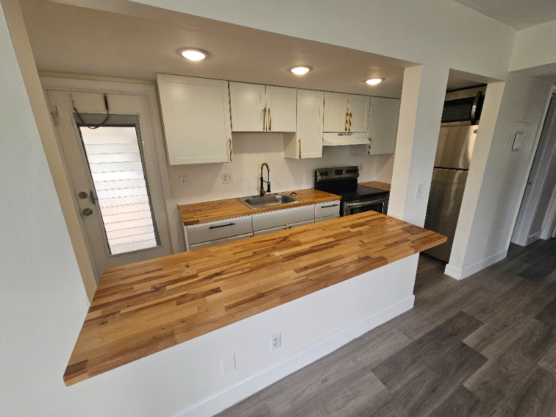 236 Se 9th Ave - Photo 2 of 14