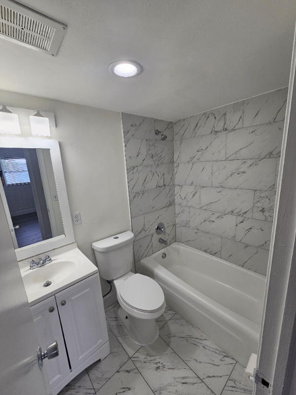 236 Se 9th Ave - Photo 7 of 14