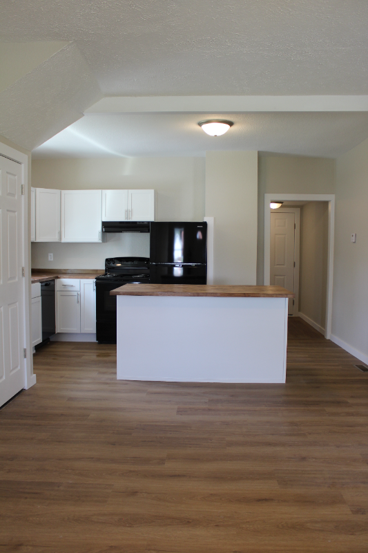 419 S Clay St - Photo 4 of 33