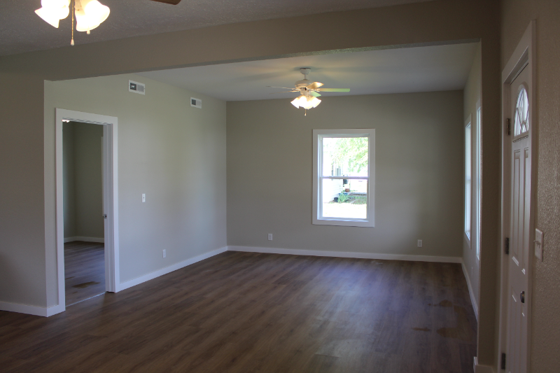 419 S Clay St - Photo 5 of 33