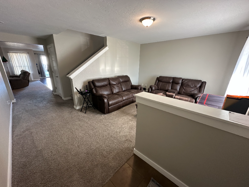 700 Sw Portal St - Photo 2 of 34