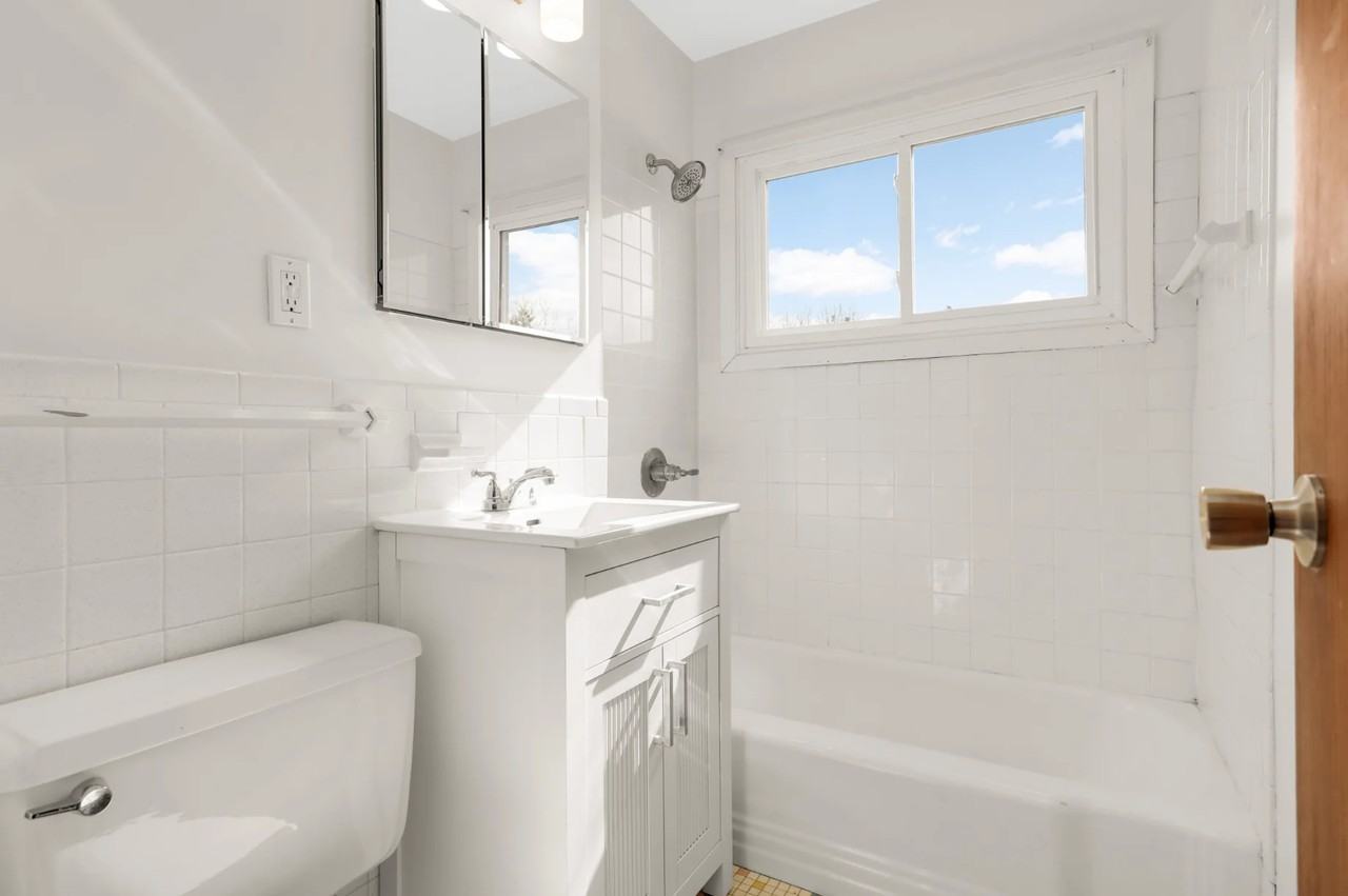 3625 Aldrich Ave S #303 - Photo 6 of 10