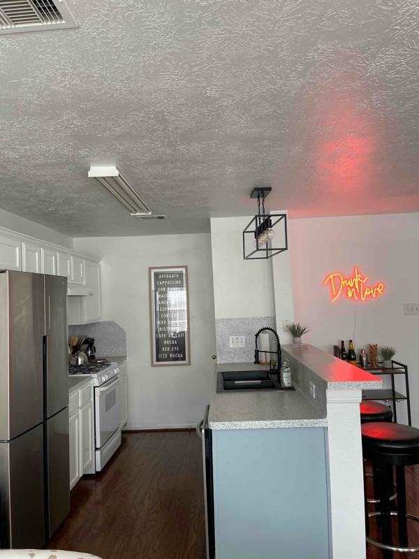 1308 Andrews St - Photo 3 of 21