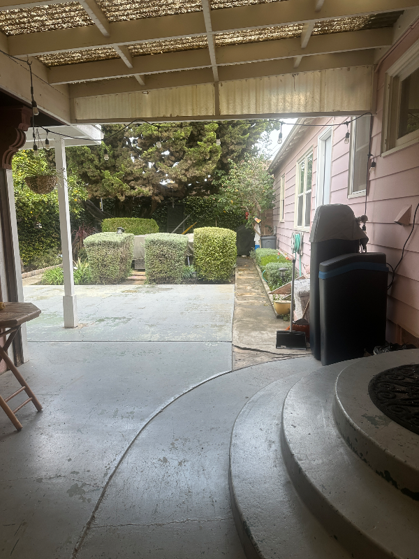 303 E Park Ave - Photo 2 of 9