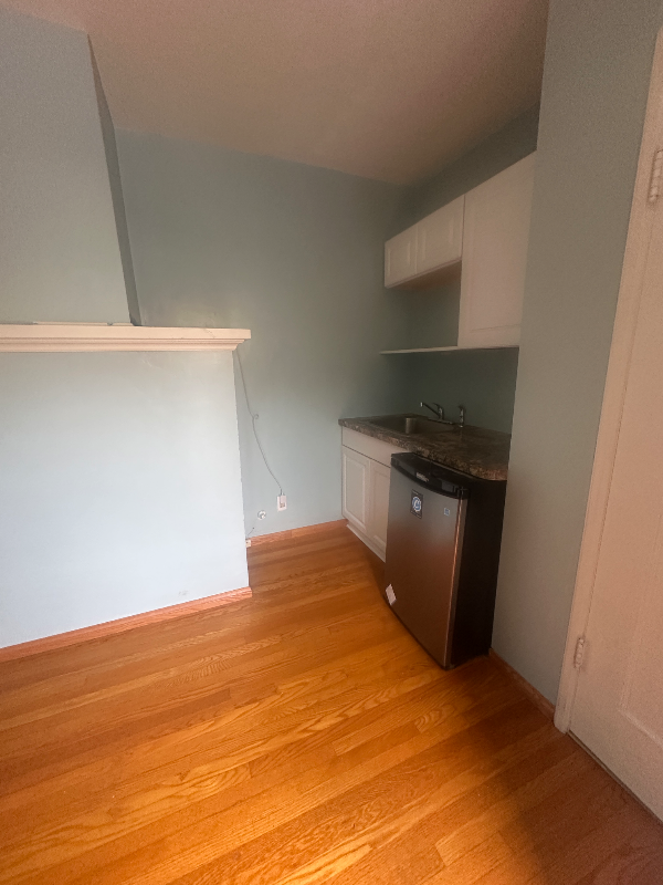 303 E Park Ave - Photo 5 of 9