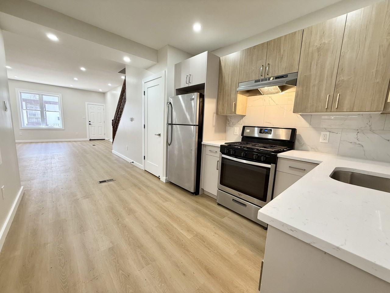 1729 Lecount St - Photo 7 of 18