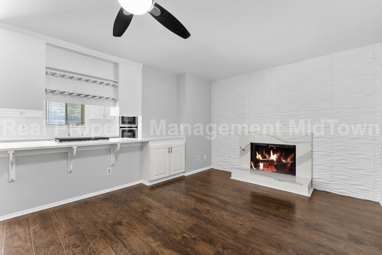 2827 Blackwood Dr - Photo 3 of 23