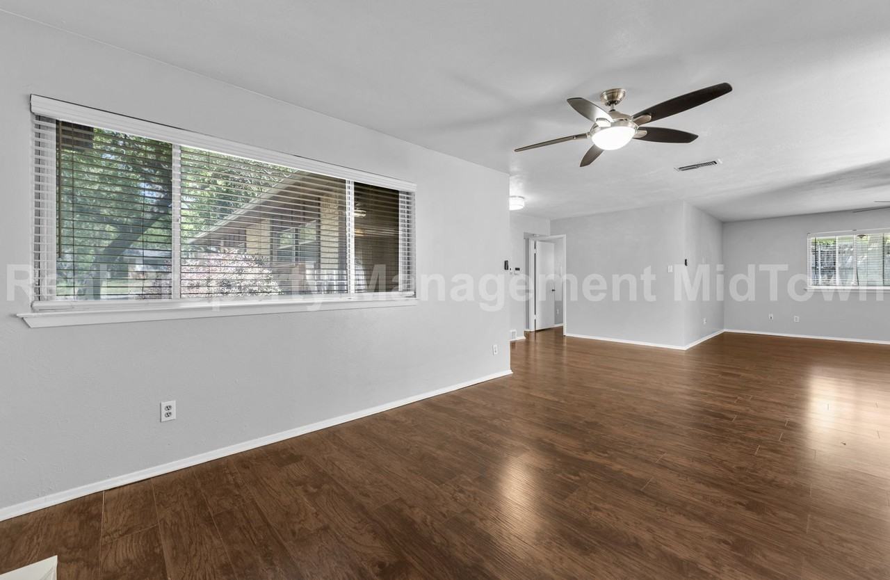 2827 Blackwood Dr - Photo 6 of 23