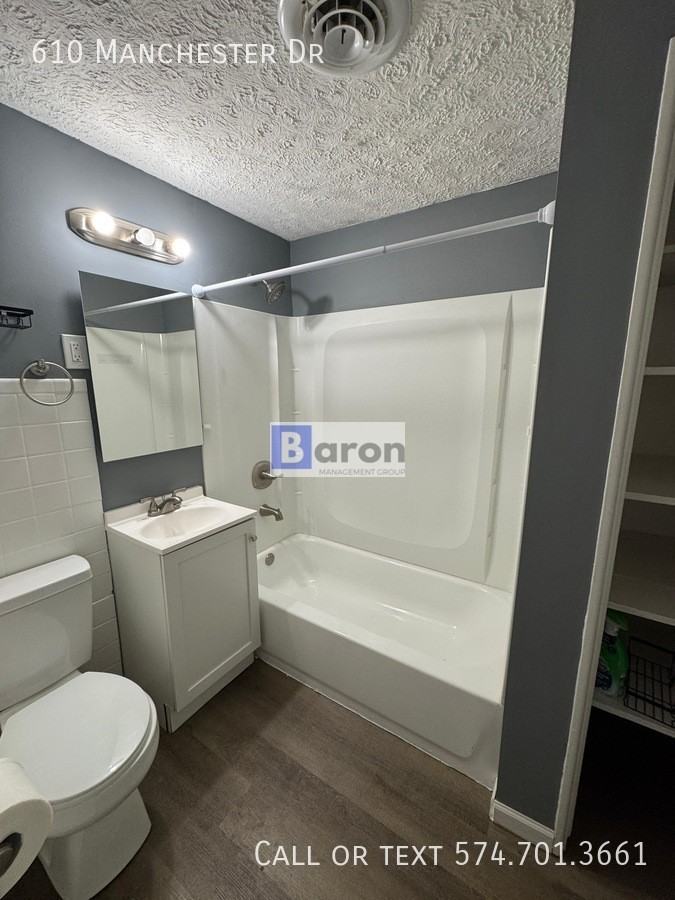 610 Manchester Dr - Photo 3 of 11