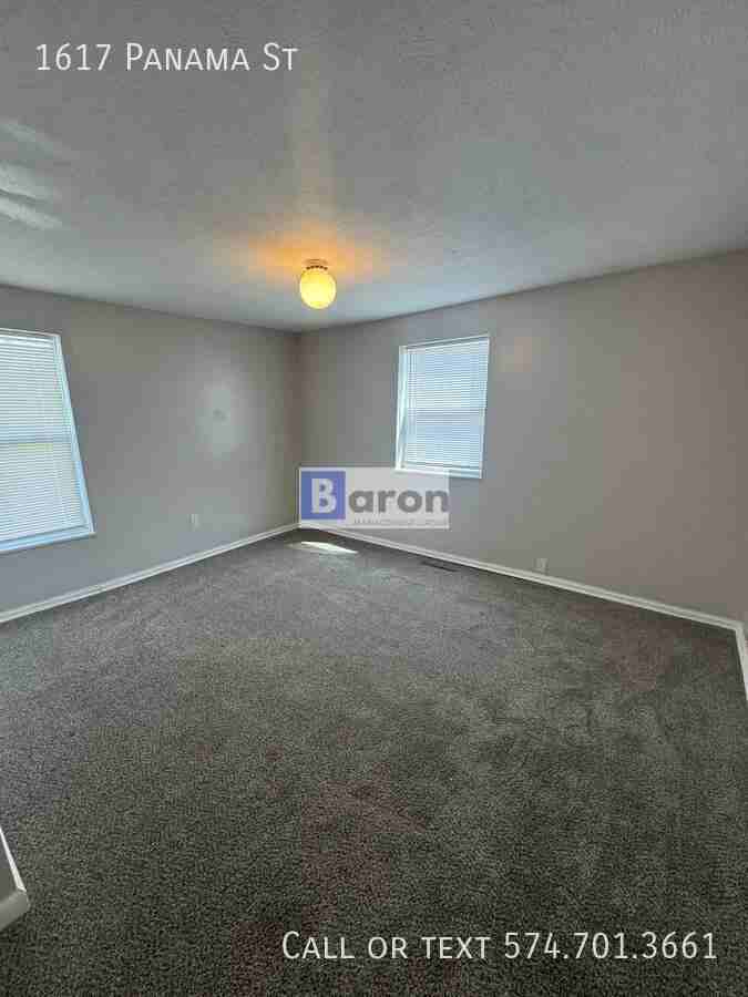 1617 Panama St - Photo 2 of 8