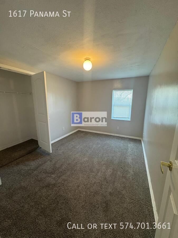 1617 Panama St - Photo 5 of 8