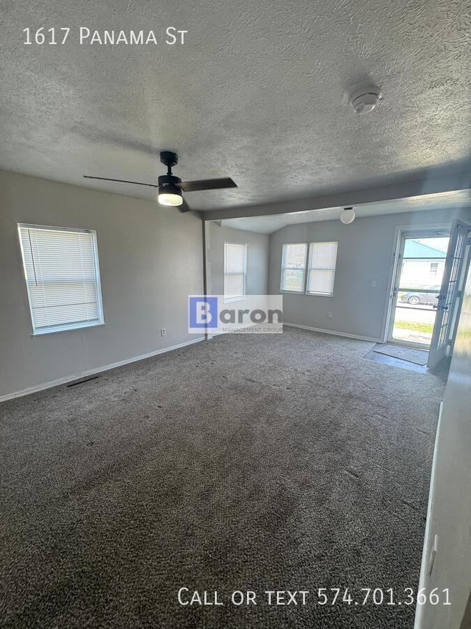 1617 Panama St - Photo 6 of 8