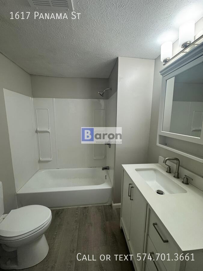 1617 Panama St - Photo 7 of 8