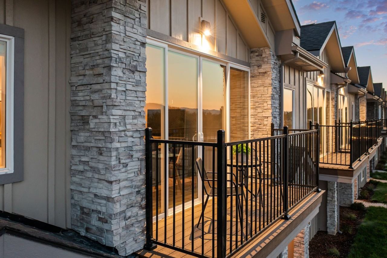 2213 S Federal Way - Photo 6 of 50