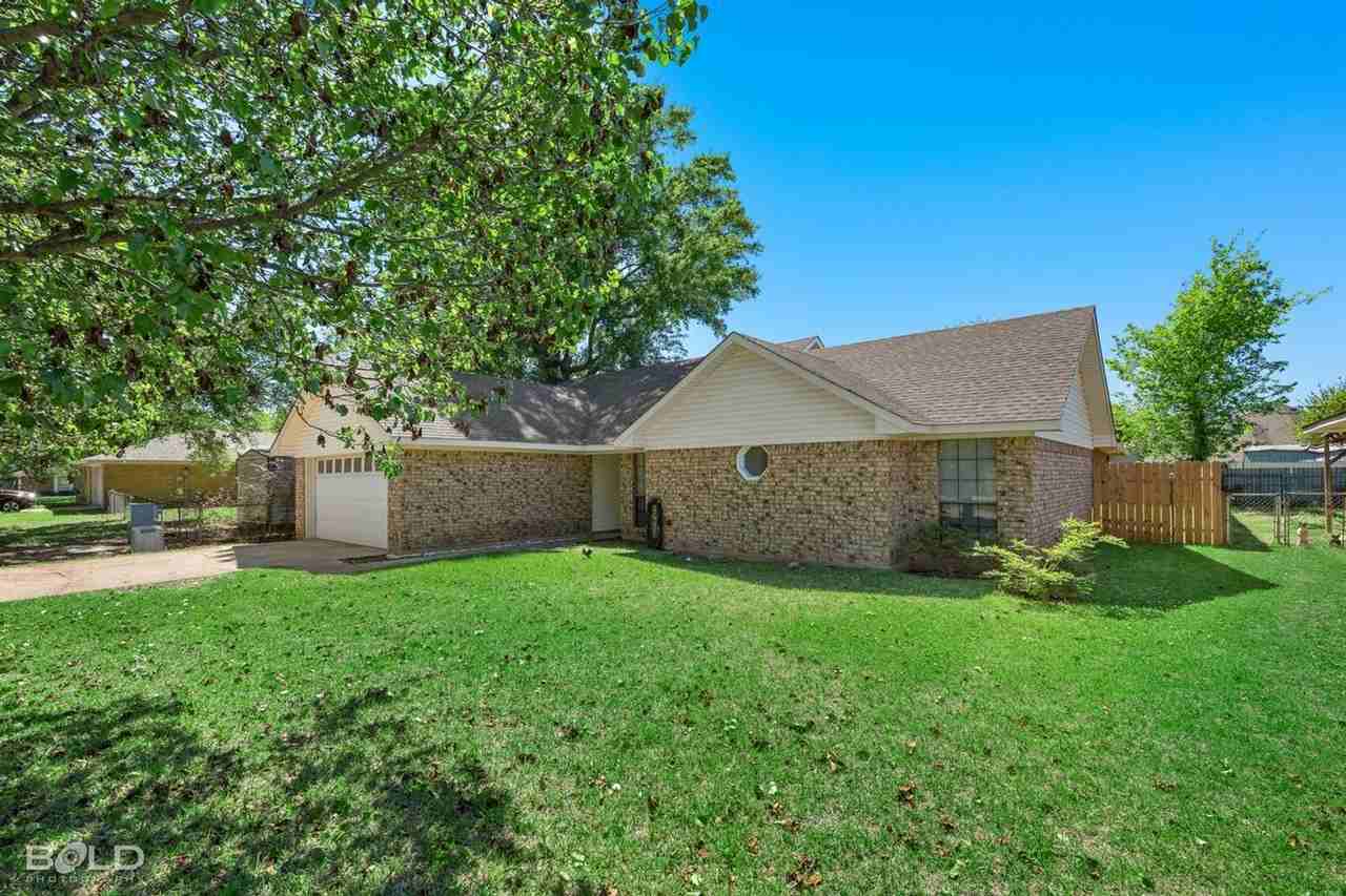 2542 Spruce Dr - Photo 4 of 34