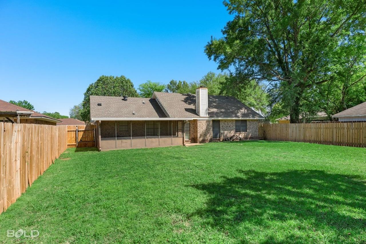 2542 Spruce Dr - Photo 7 of 34