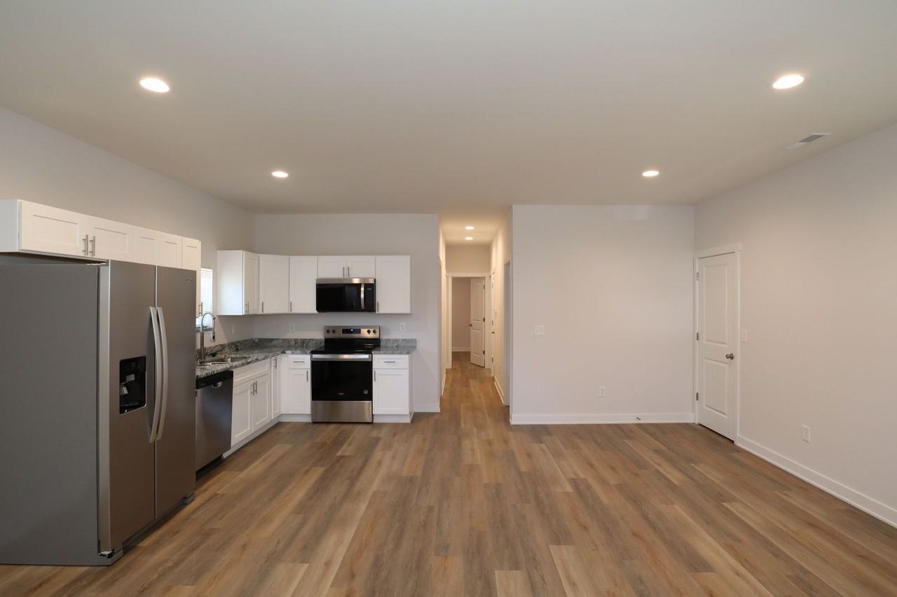 1719 Ingram St - Photo 4 of 16