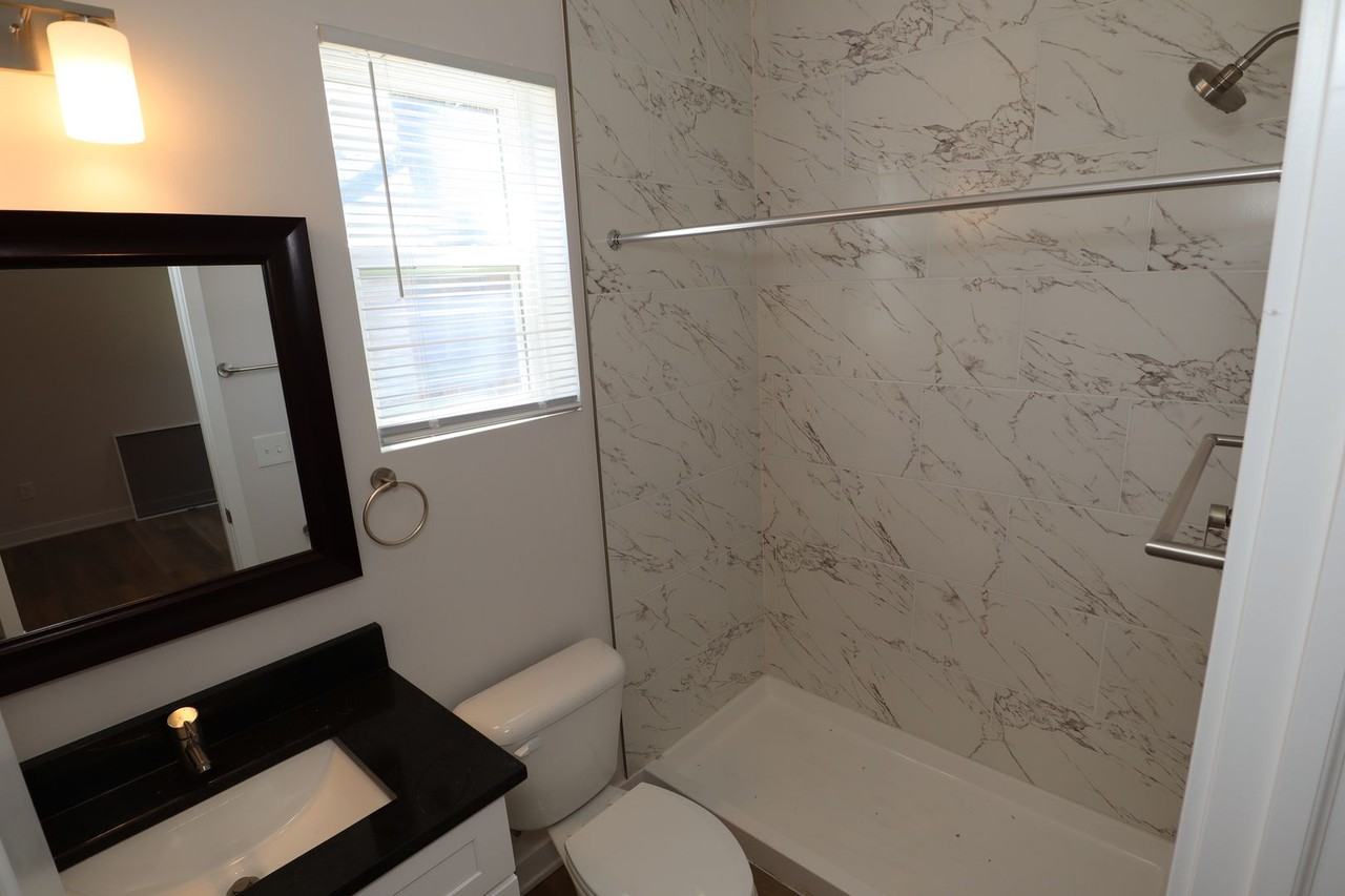 1719 Ingram St - Photo 7 of 16