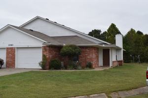 featured image of 1060 Farley Cir Apt B #Apt B