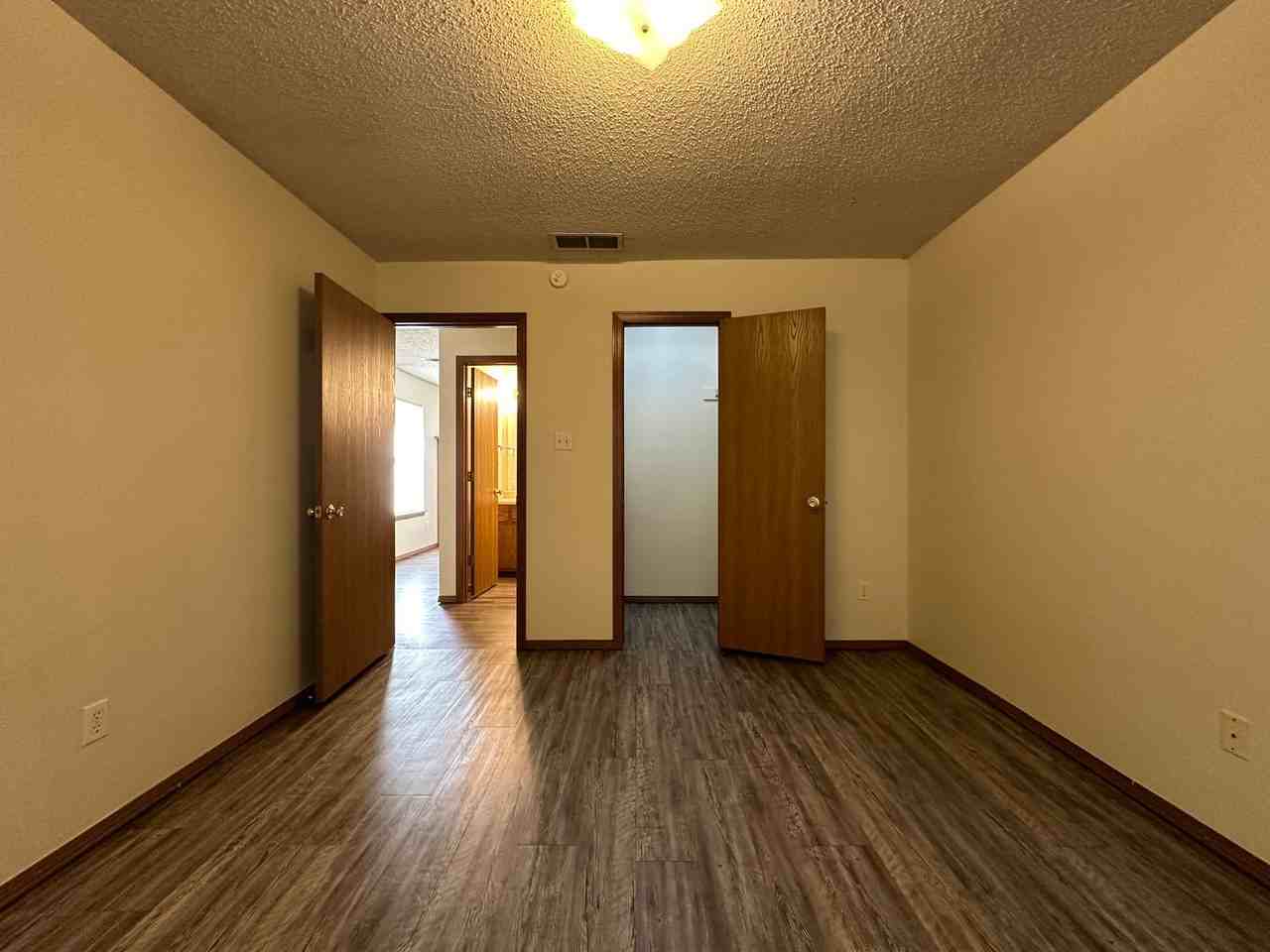 1060 Farley Cir Apt B - Photo 5 of 10