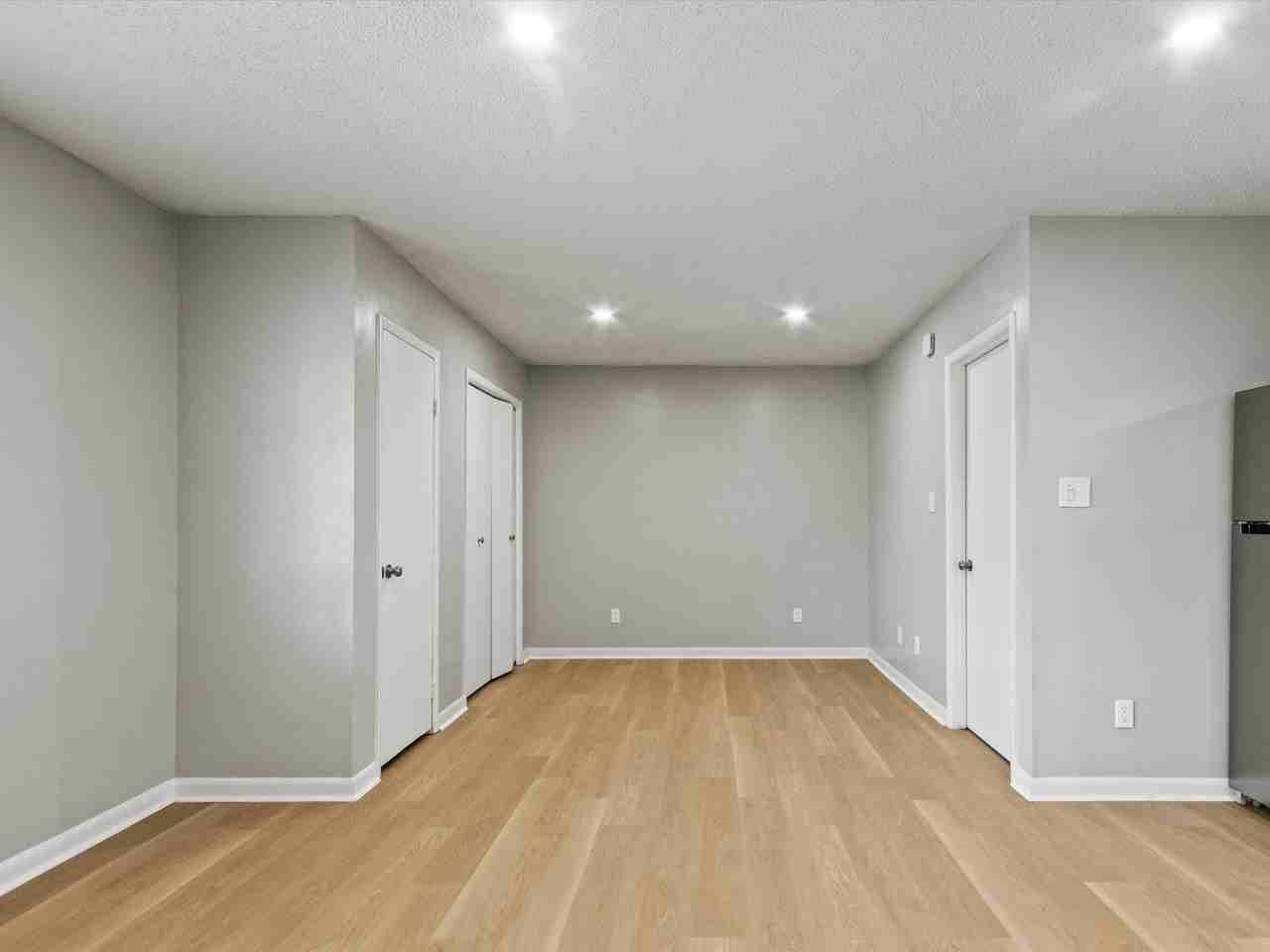 501 Swan Dr #704 - Photo 4 of 33