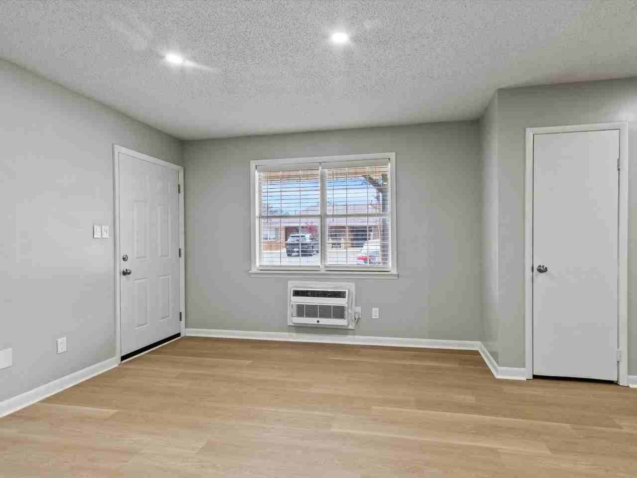 501 Swan Dr #706 - Photo 3 of 33