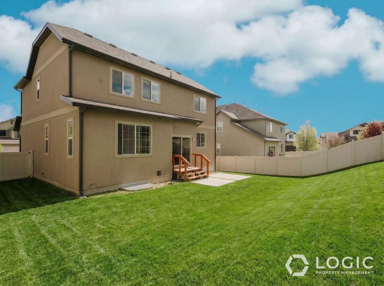 7673 N Decrescendo Dr - Photo 2 of 26