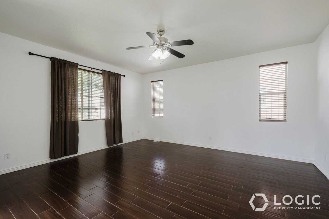 7673 N Decrescendo Dr - Photo 4 of 26