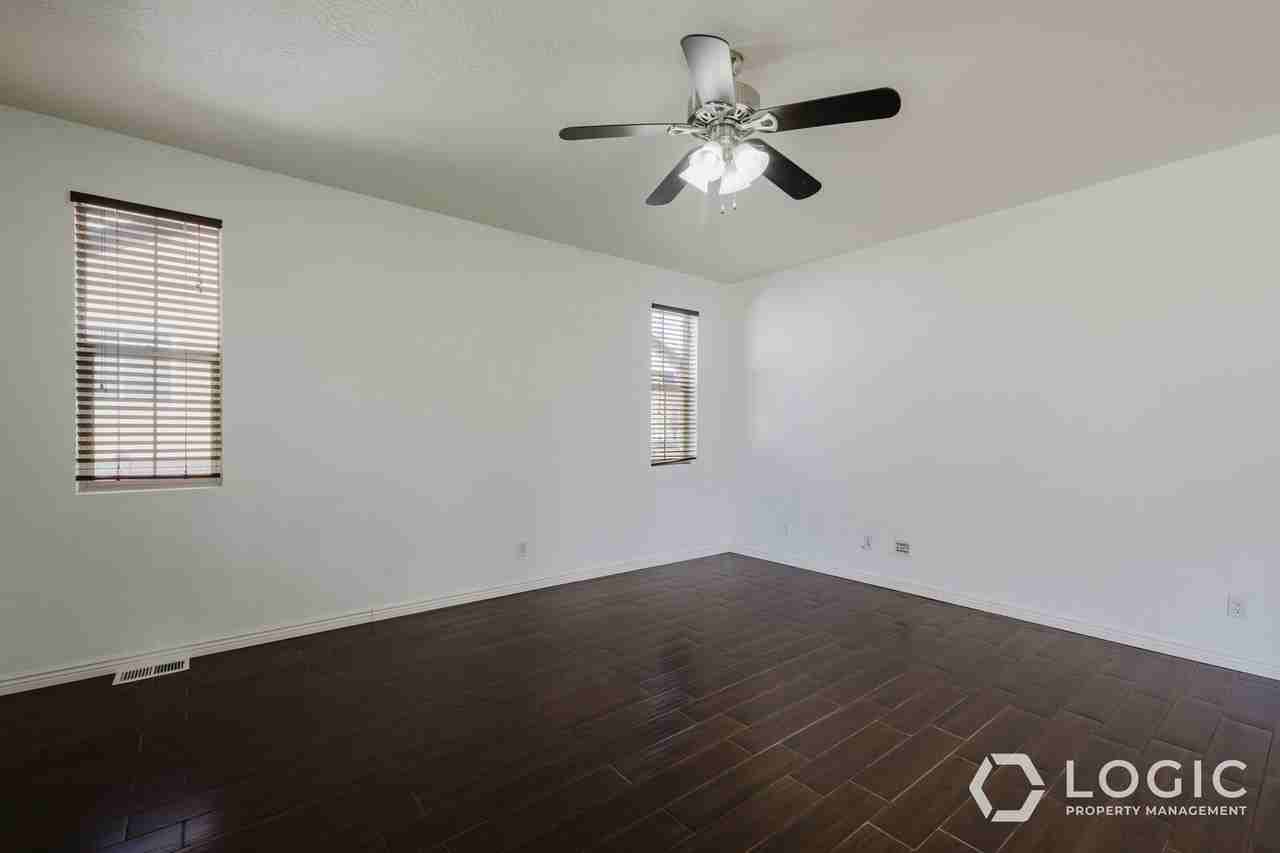 7673 N Decrescendo Dr - Photo 5 of 26