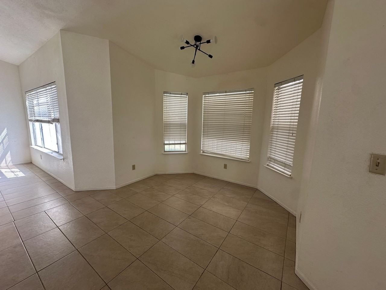 1585 Rowan Tree Dr - Photo 3 of 13
