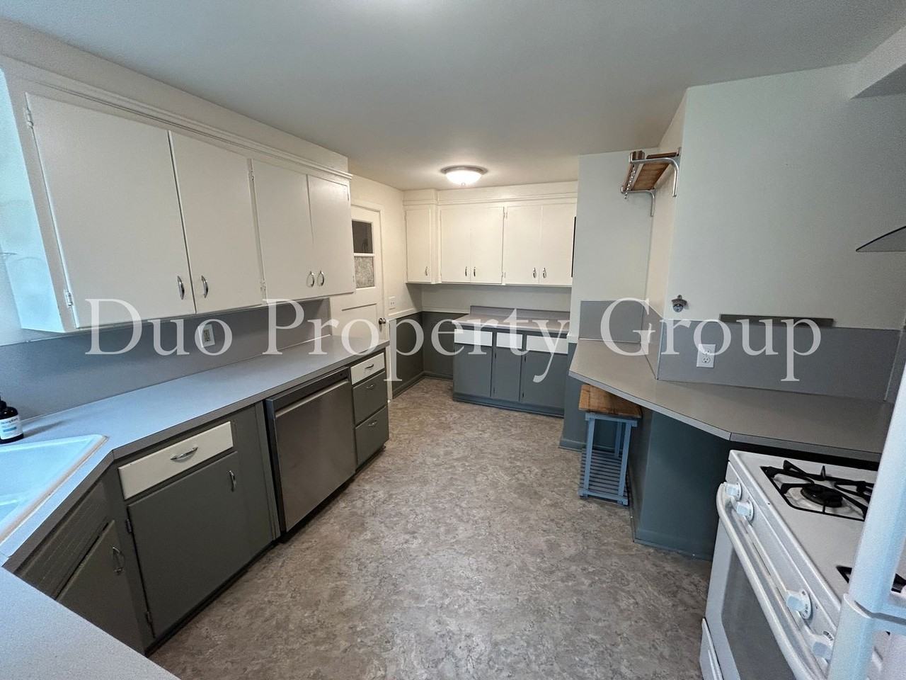 1385 Tyler St - Photo 7 of 22