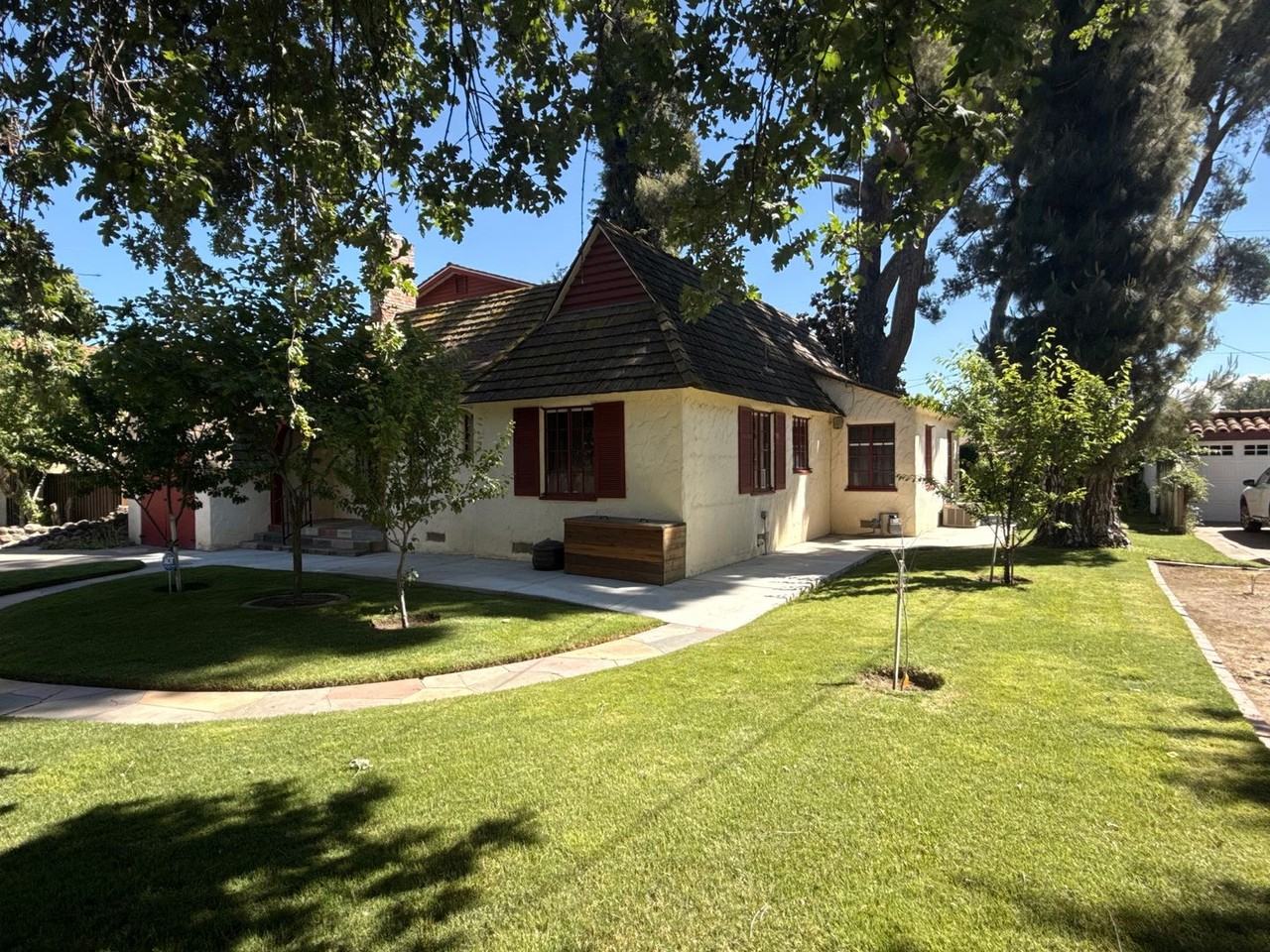 637 Adams Ave - Photo 3 of 9