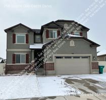 featured image of 798 S Oak Crest Dr