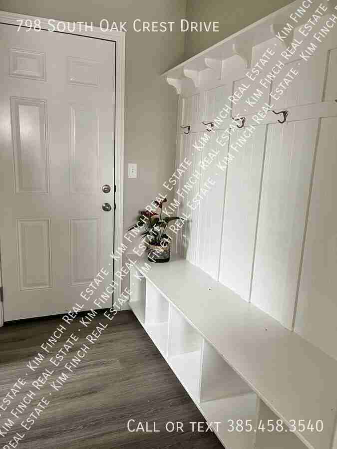 798 S Oak Crest Dr - Photo 4 of 50