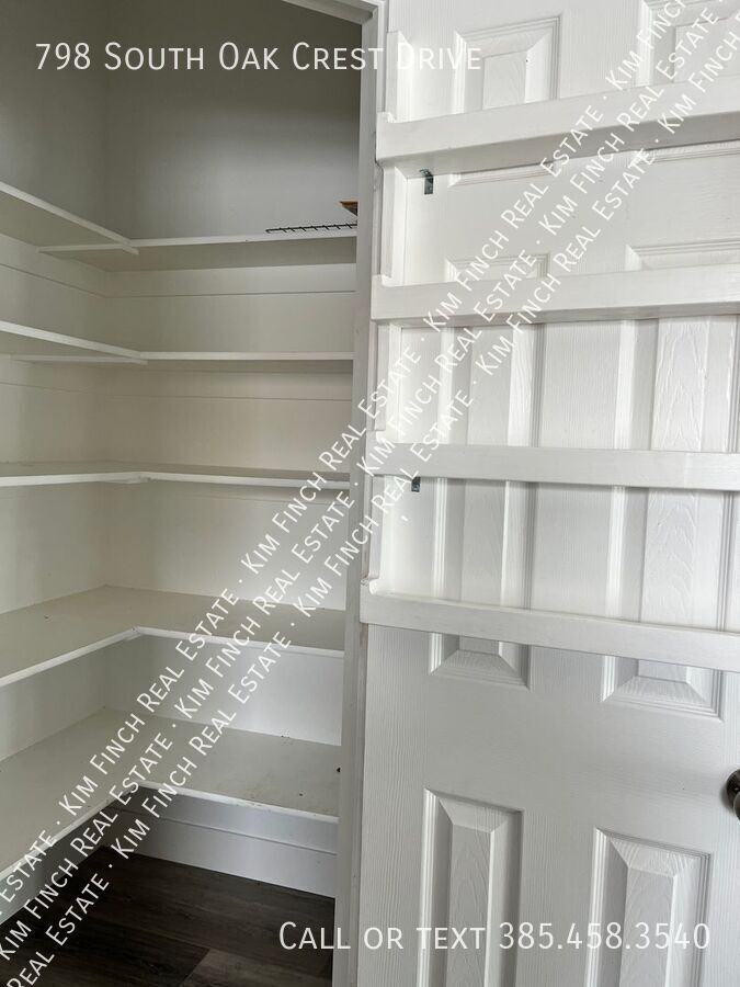 798 S Oak Crest Dr - Photo 7 of 50