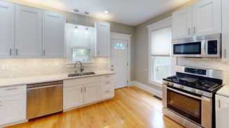 1348 Summit St - Photo 1 of 1