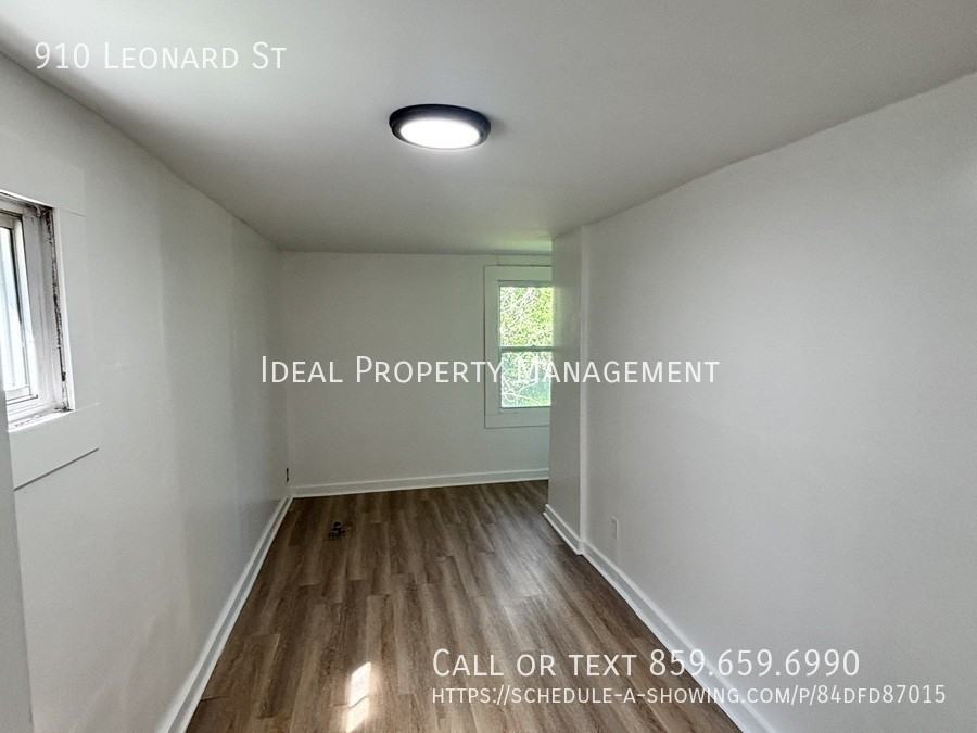 910 Leonard St - Photo 6 of 11