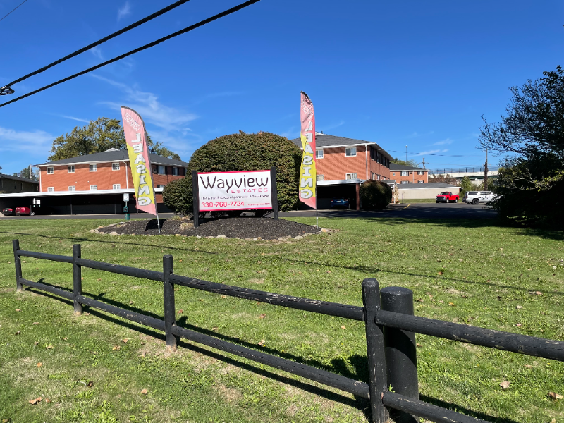 4640 Applegrove St Nw - Photo 3 of 12