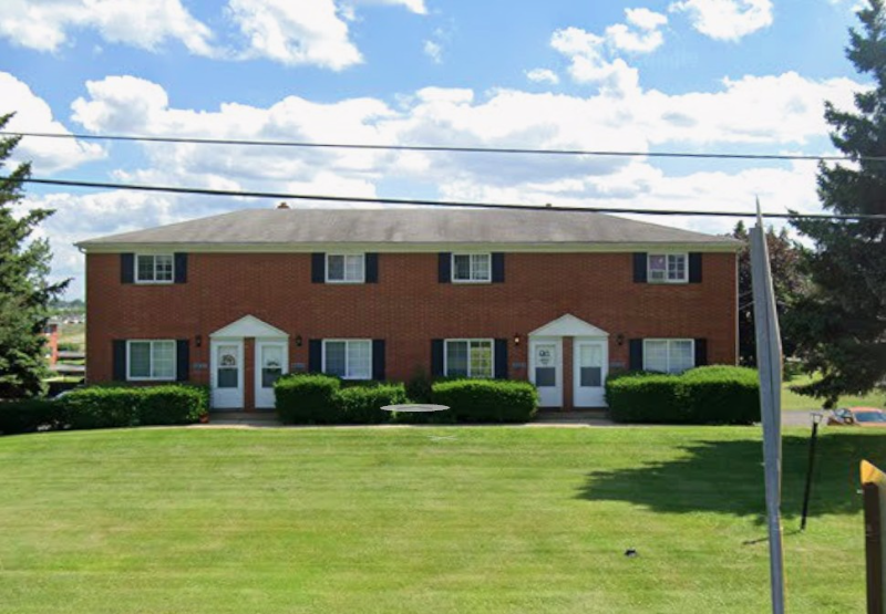 4640 Applegrove St Nw - Photo 6 of 12