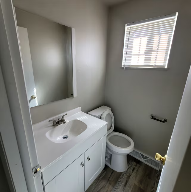 4640 Applegrove St Nw - Photo 7 of 12