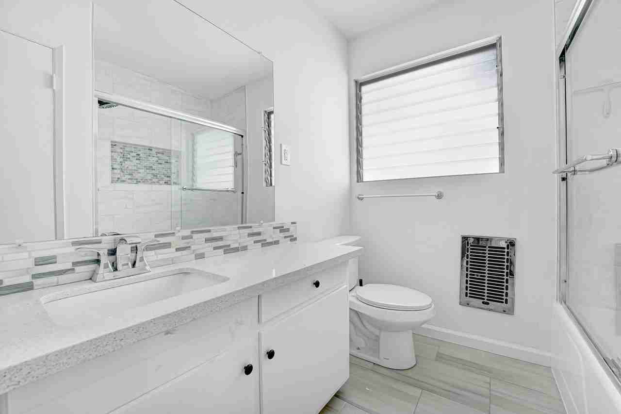 505 Idaho Ave in Santa Monica - Photo 2 of 5