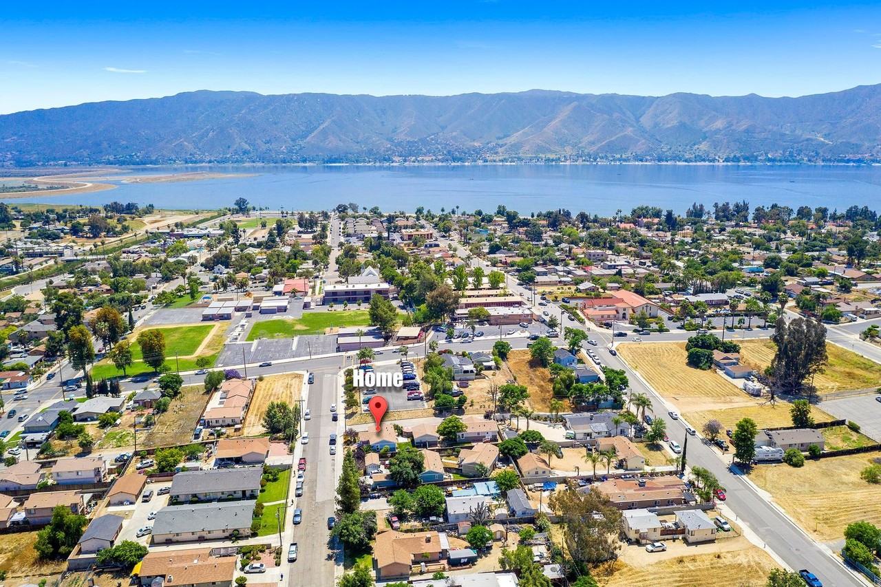 307 N Poe St #A - Photo 4 of 26