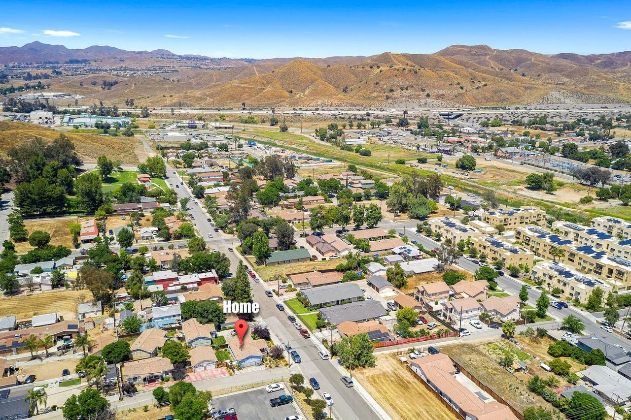 307 N Poe St #A - Photo 5 of 26