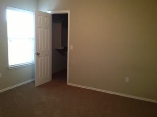 2249 Nw 198th St - Photo 6 of 7