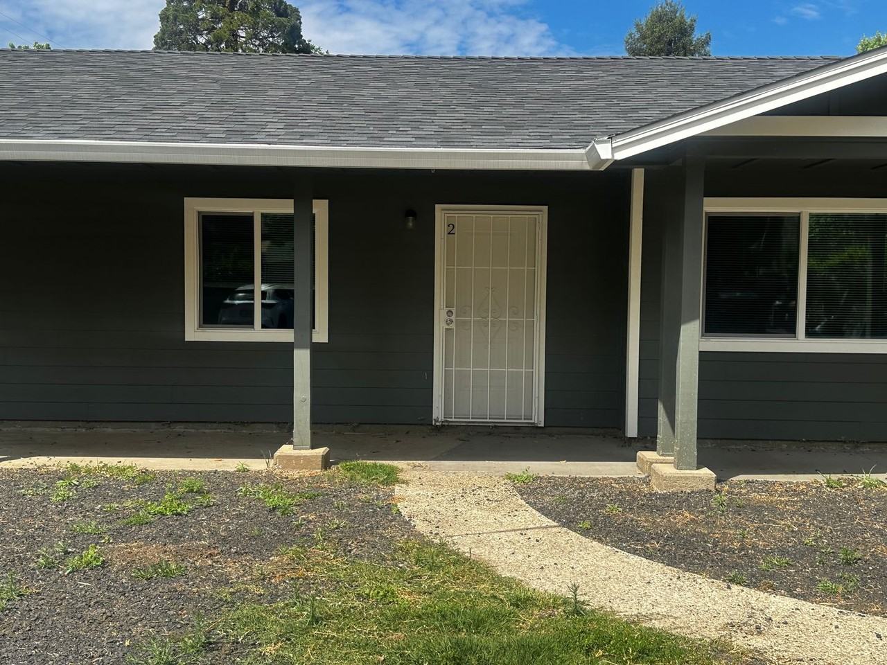 2110 Iroquois Ave - Photo 2 of 15