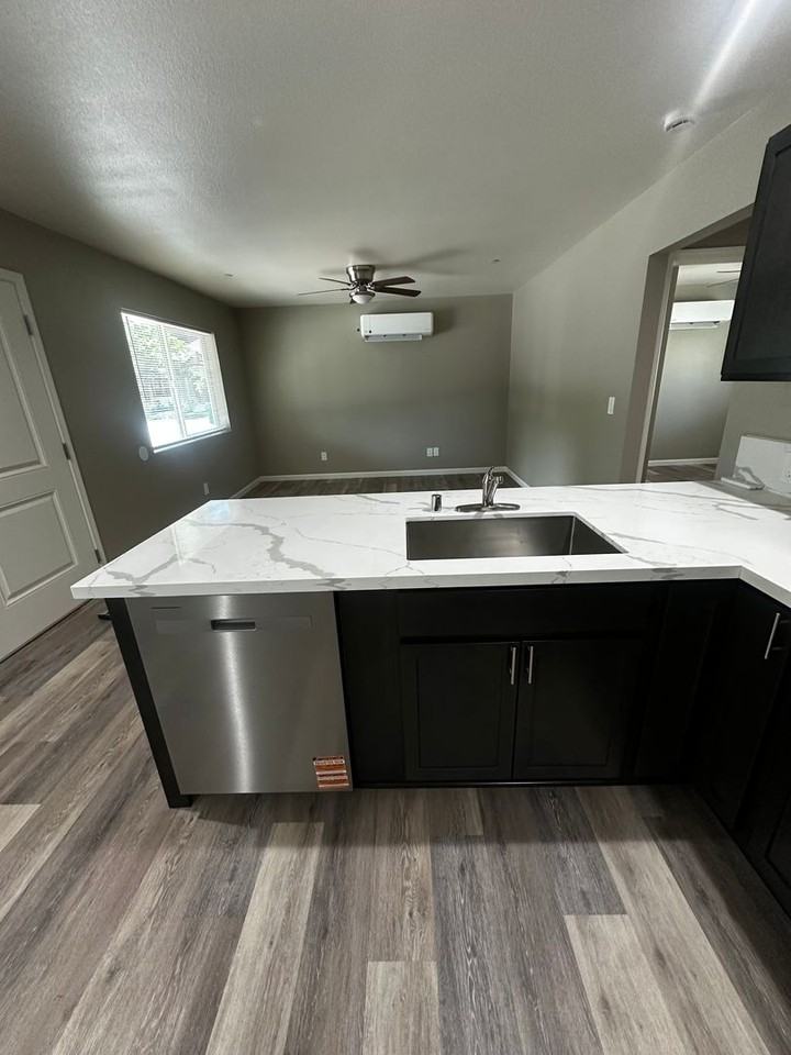 2110 Iroquois Ave - Photo 7 of 15